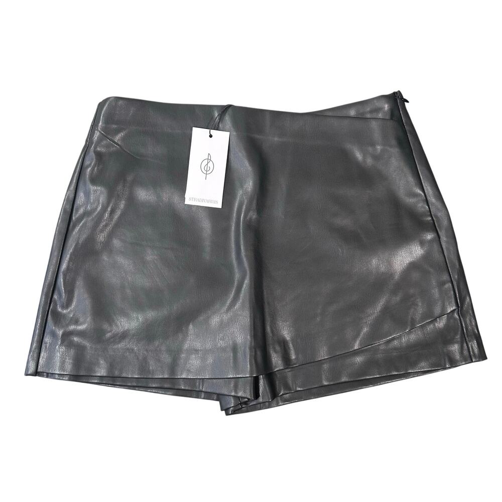 Stradivarius Women's Faux Leather Skort Black Size L